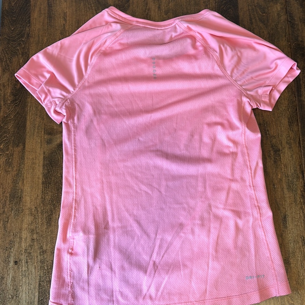 Nike dri-fit shirt. - Picture 7 of 9